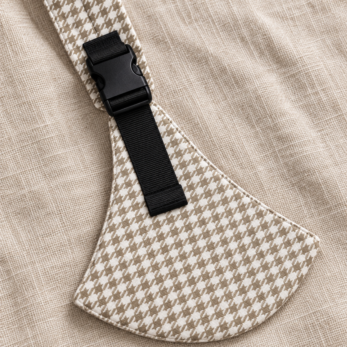 Khaki Houndstooth Baby Sling Carrier – fabric and buckle detail